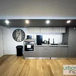 Urban Flat 89 - Charming Central Flat